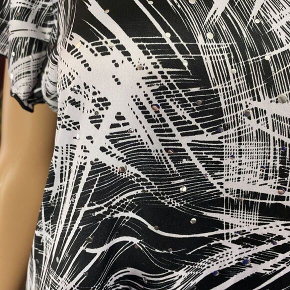 Brittany Black Top Medium to Large Black and White with Silver Embellishments - Picture 4 of 5